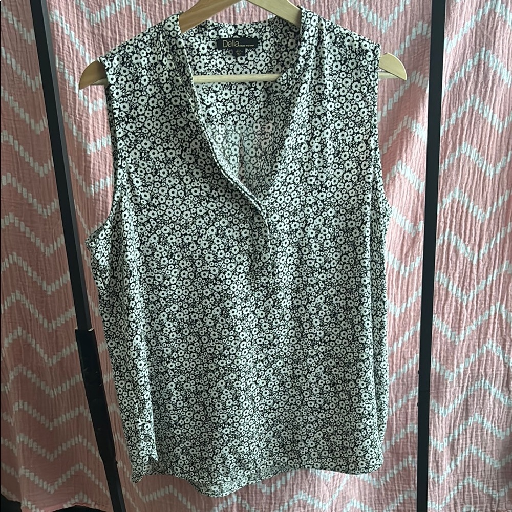 Dalia Black and White Floral Sleeveless Top